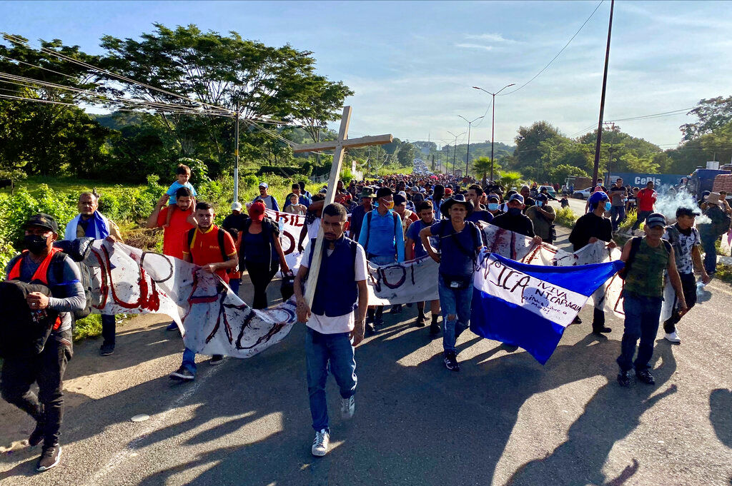 Over 2,000 migrants march out of city in Mexico towards US border