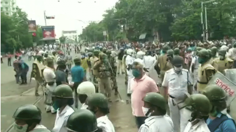 Police lathicharge West Bengal BJP workers during their march to secretariat