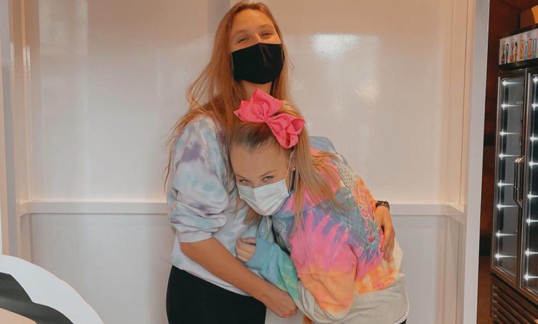 ‘And I get to call her mine’: YouTube star JoJo Siwa introduces girlfriend on 1-month anniversary