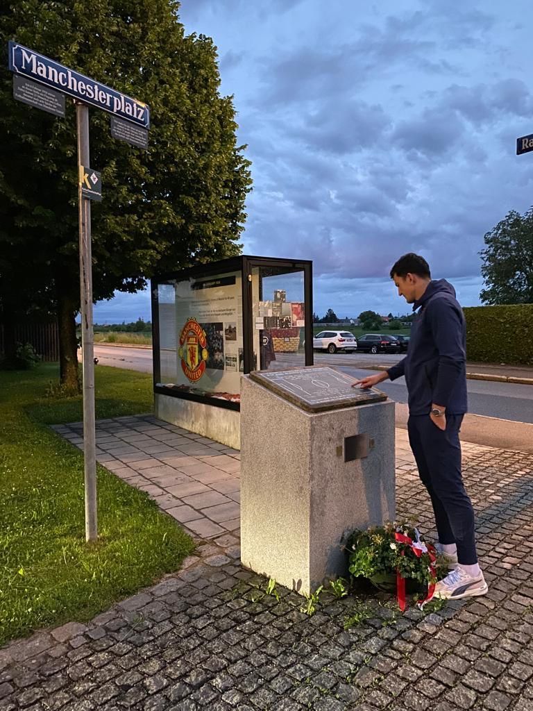 Remembering the Busby Babes: Maguire pays his respect at memorial site