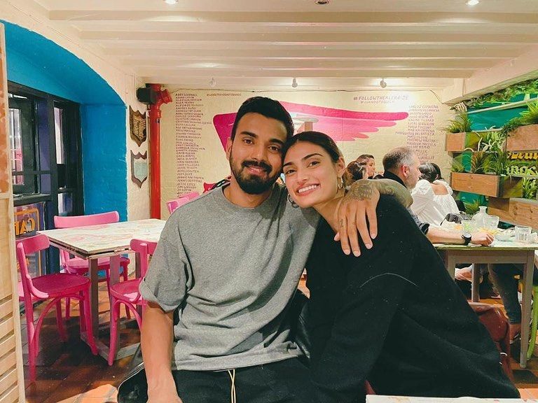 KL Rahul makes relationship with Athiya Shetty with social media official