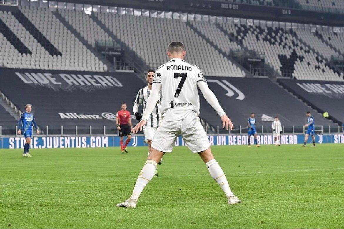 Cristiano Ronaldo star for Juventus as Milan clubs stay top