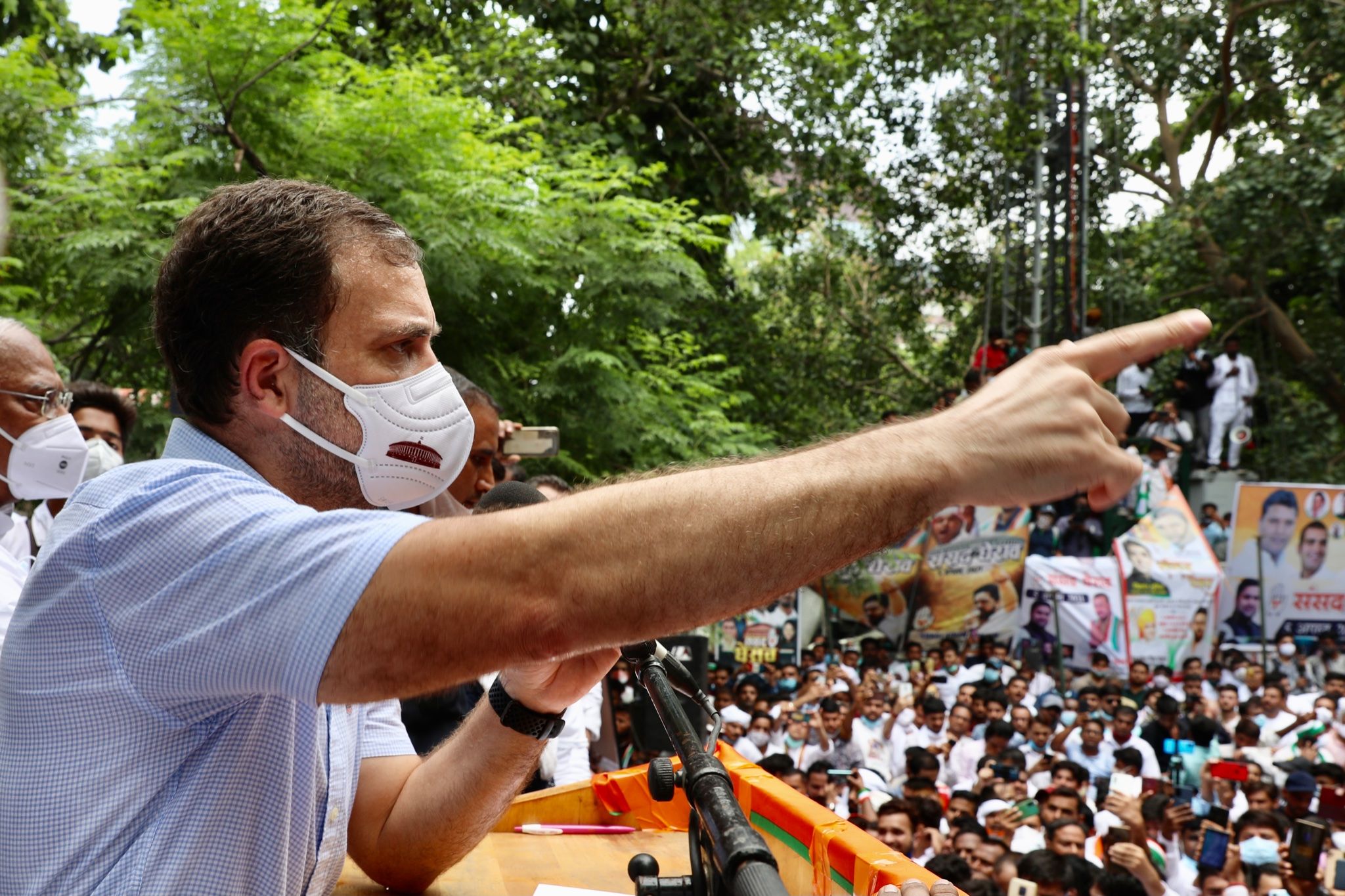 Why should I listen to Narendra Modi?: Rahul Gandhi hits back