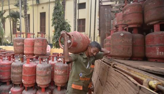 LPG price hike: After fuel, domestic cylinders price increased by Rs 50