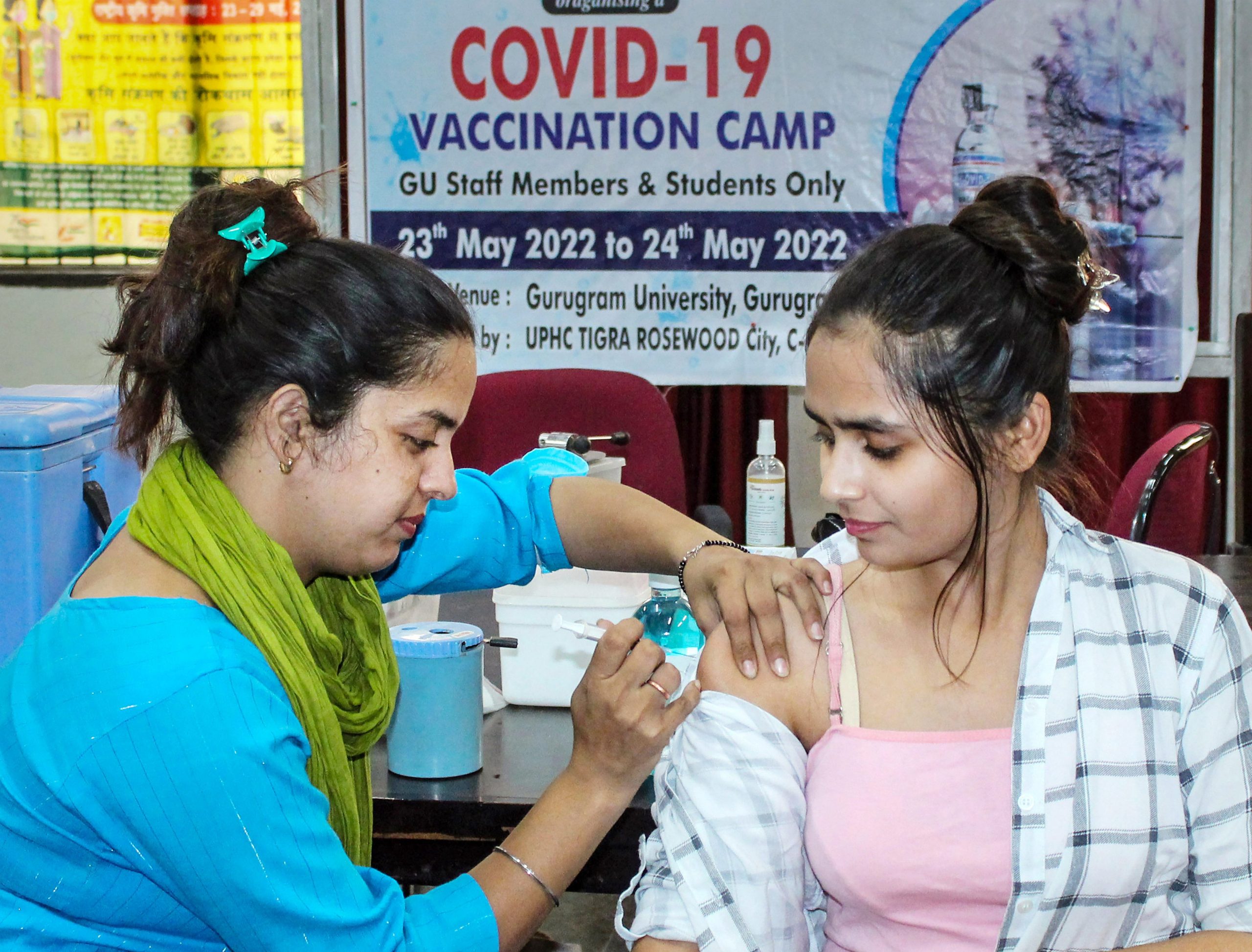 India sees 40% jump in daily COVID cases