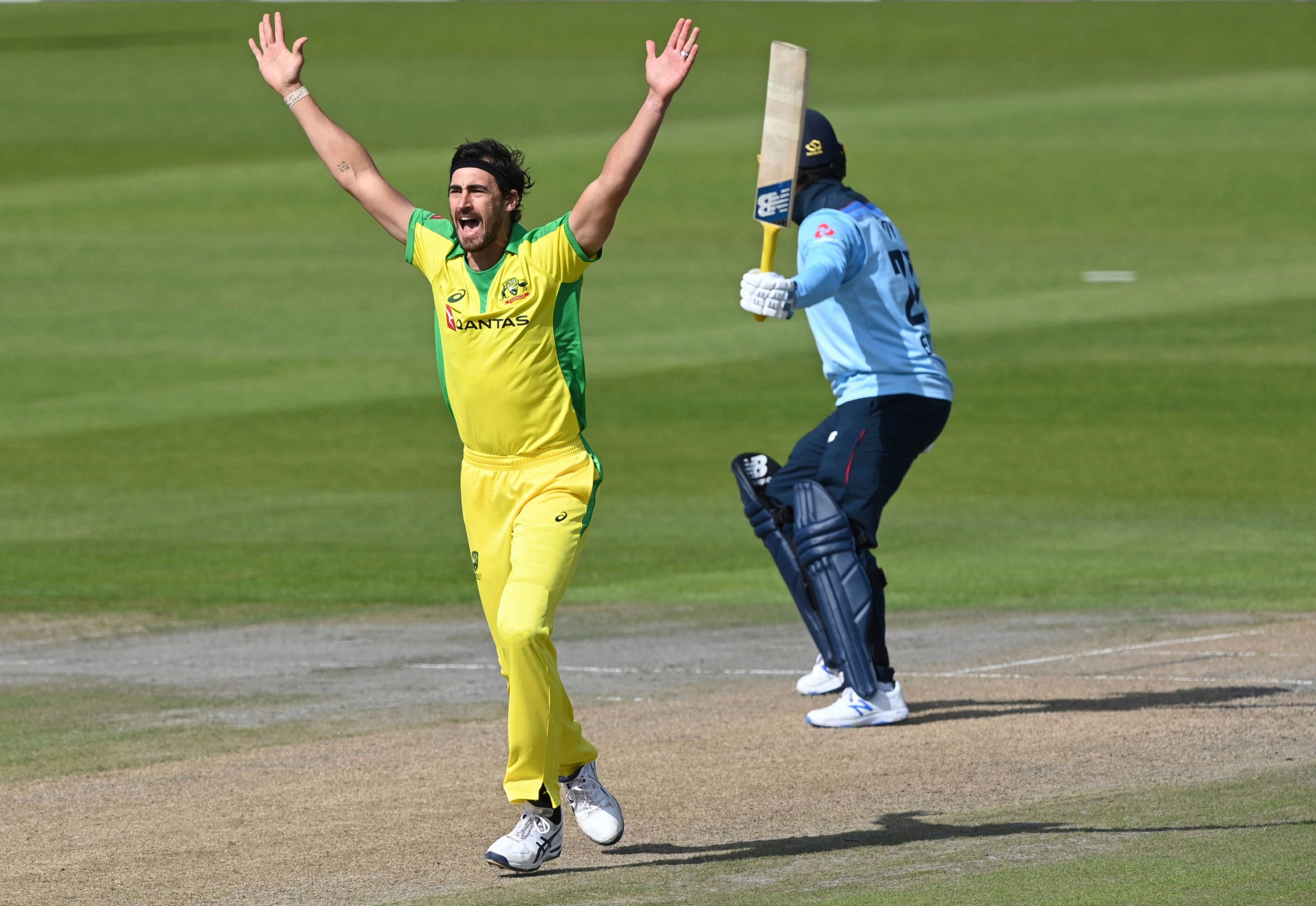 Mitchell Starc rejoins Australia’s squad for Test against India