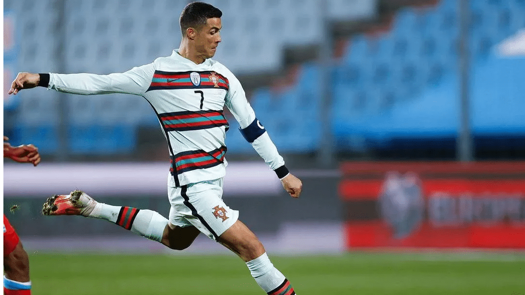 Cristiano Ronaldo’s armband fetches 64,000 euros at auction