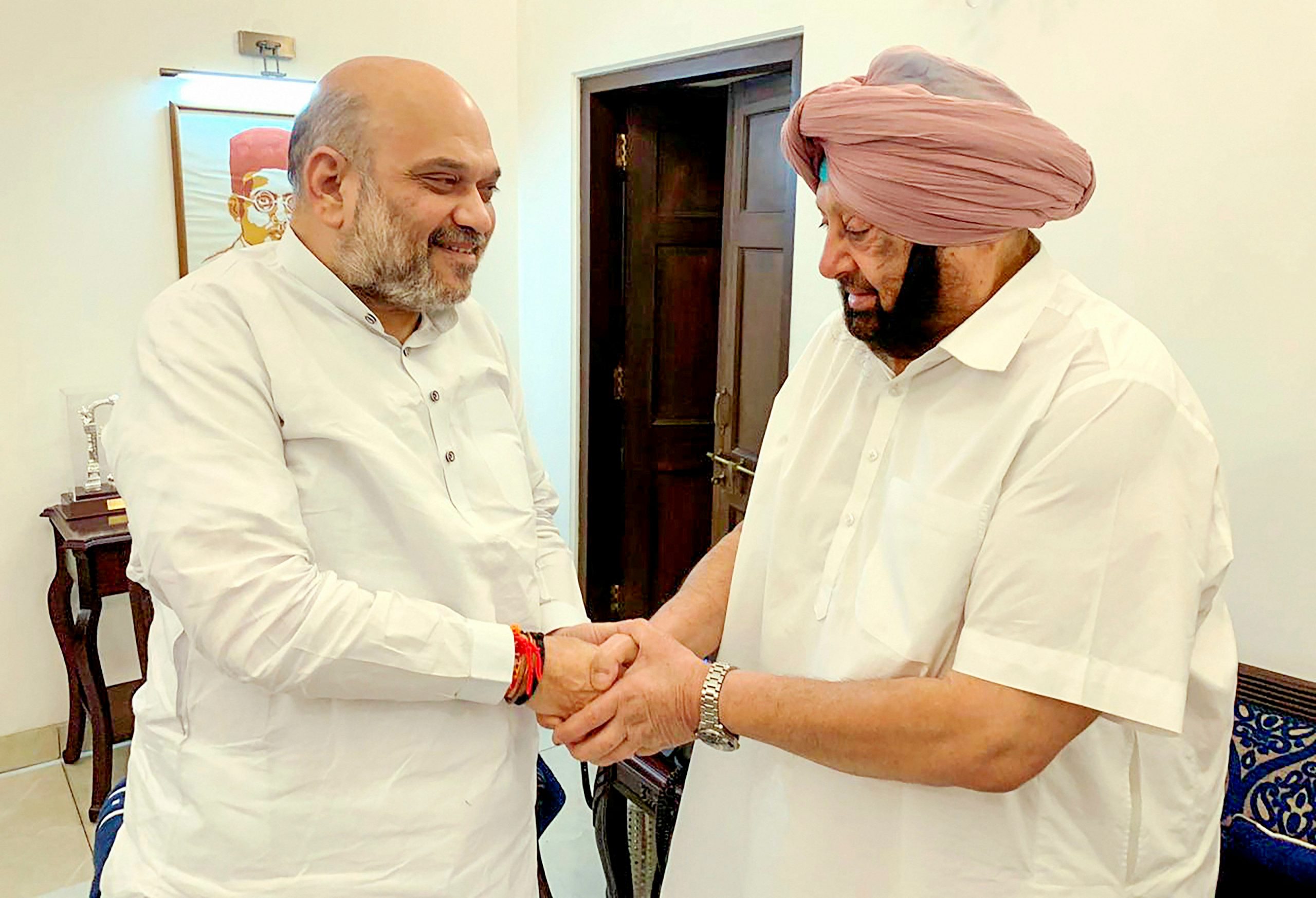 Amarinder Singh announces political party, open to tie-up with BJP