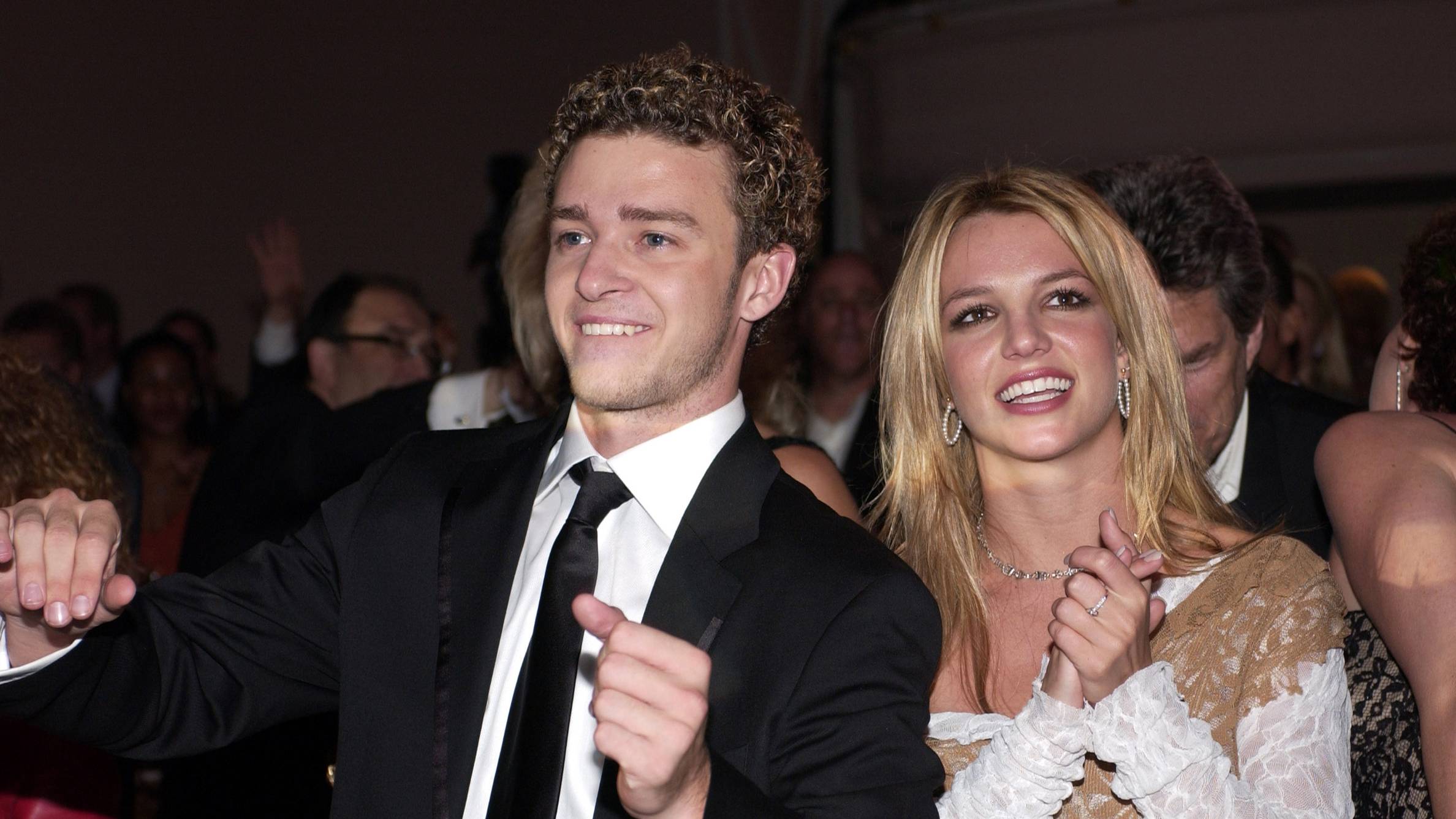 Britney Spears shakes a leg to song featuring ex-boyfriend Justin Timberlake