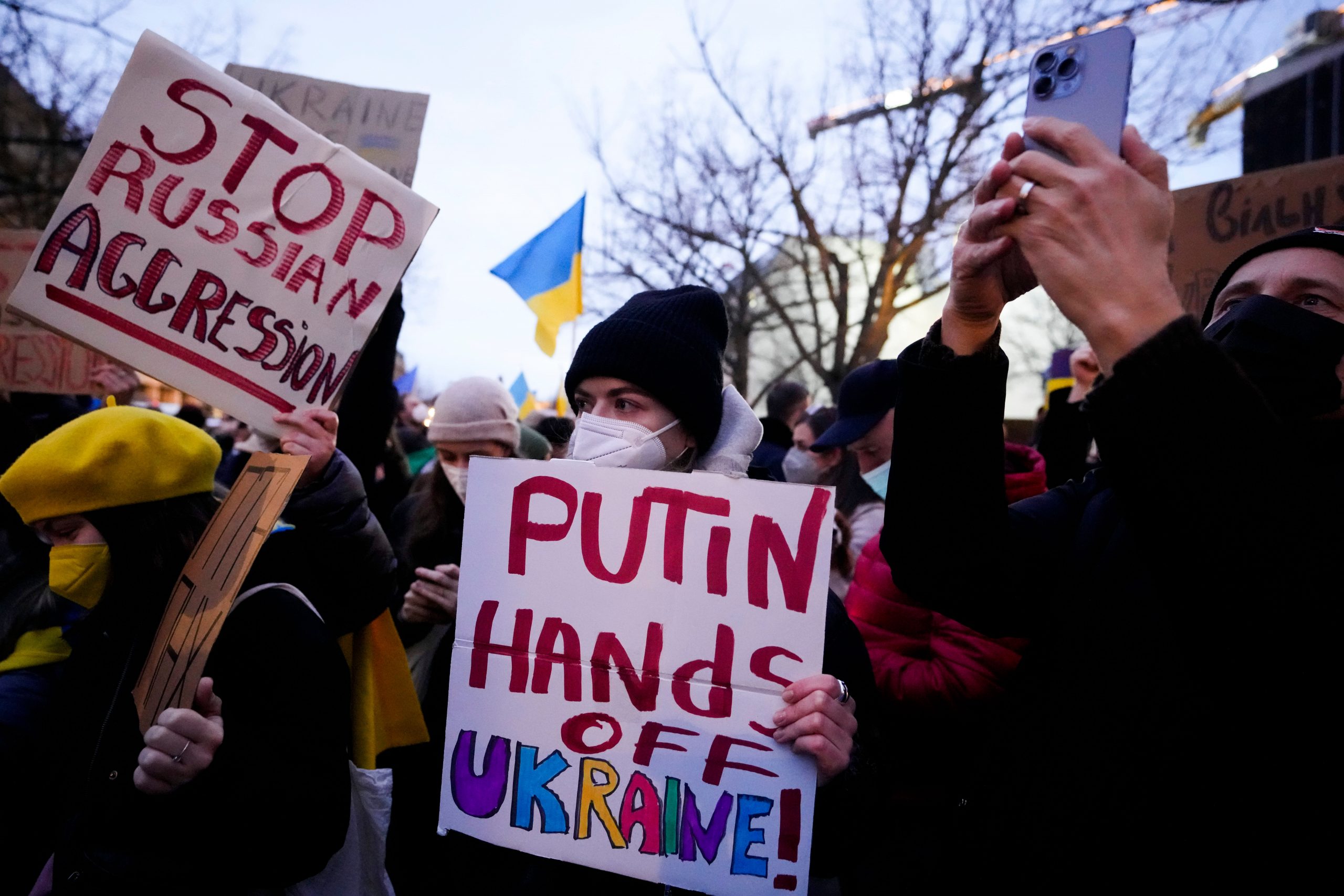 Peaceful solution to Ukraine crisis seems impossible, Europe braces for trouble