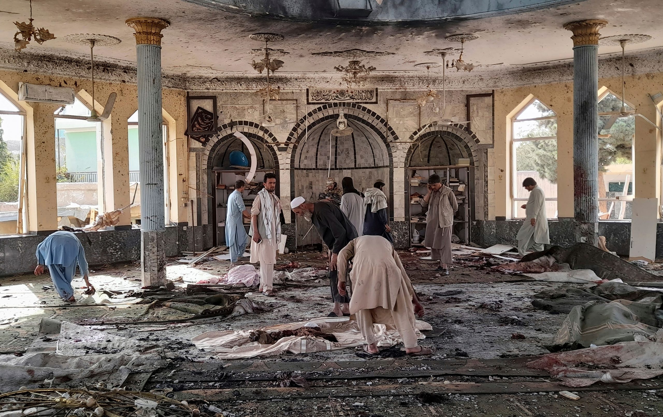 Bomb blast hits Shiite mosque in Afghanistans Kandahar during Friday prayers
