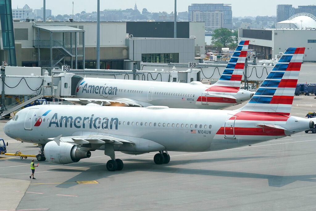 American Airlines cancels over 400 flights marking 4th day of disruptions