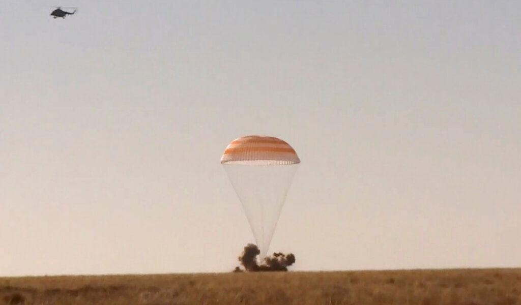 Russian filmmakers land on Earth after filming first movie in space