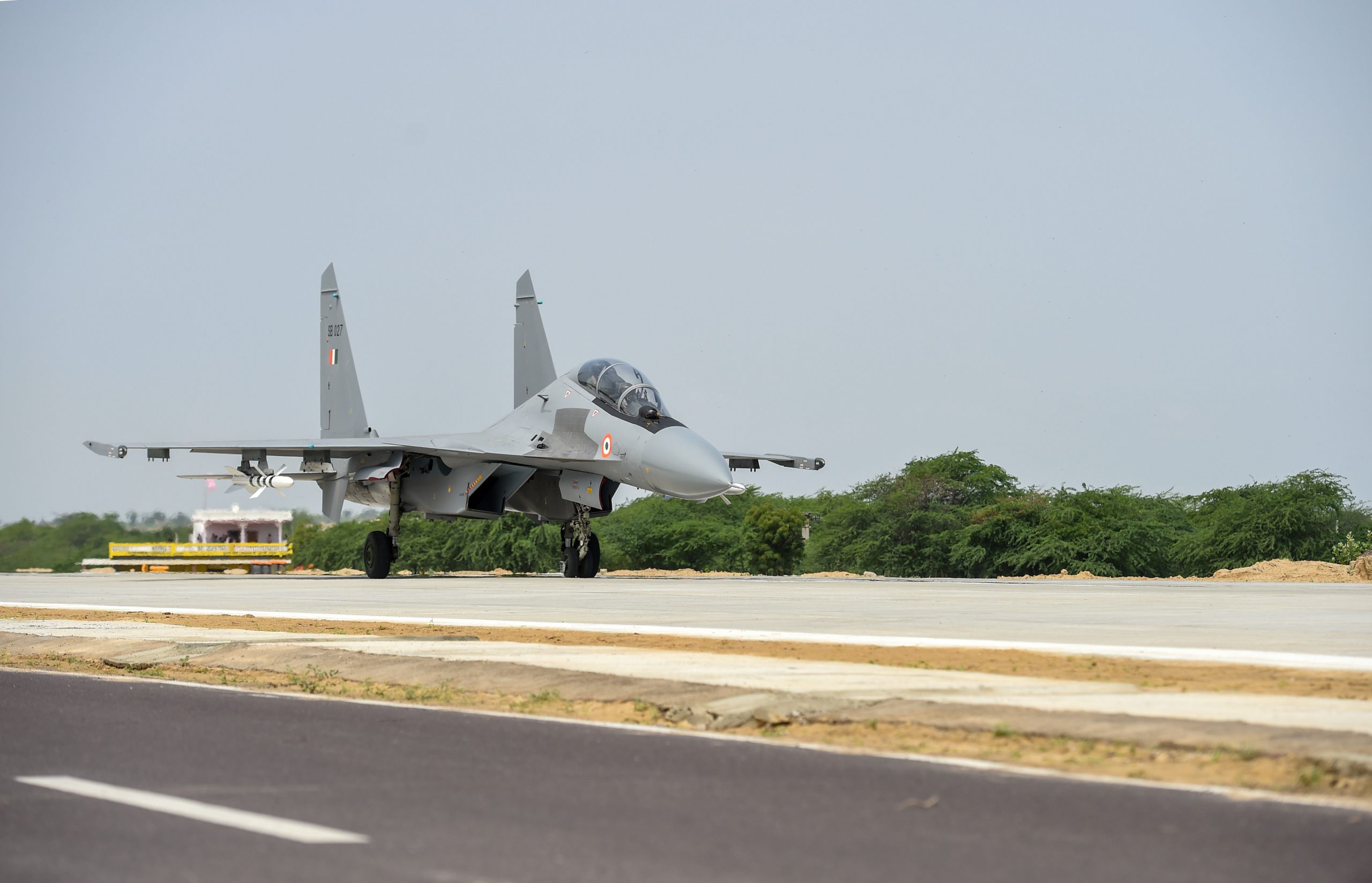 Watch: IAF fighter aircraft land on Purvanchal Expressway in Uttar Pradesh