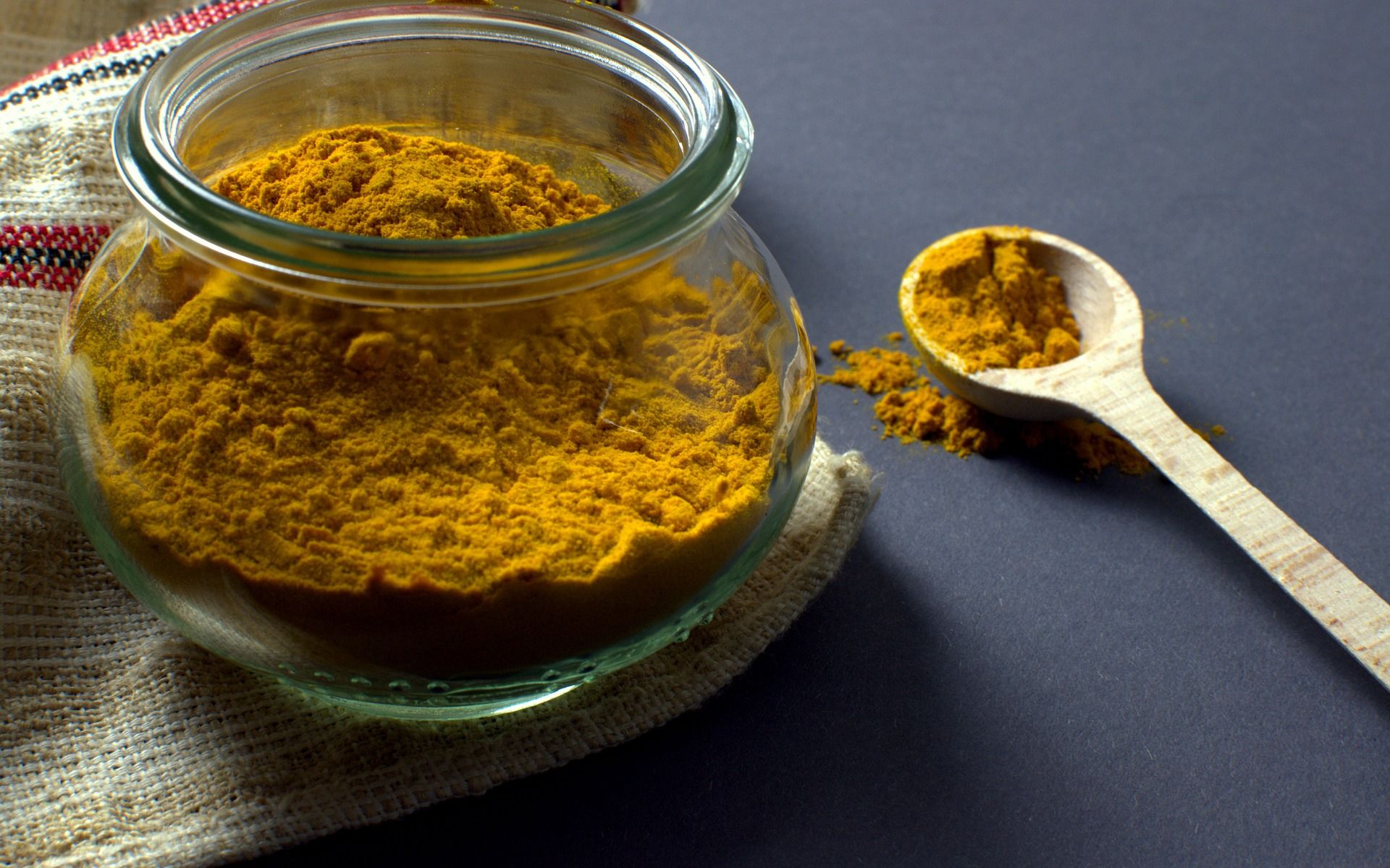 Ways to include turmeric in your skincare routine