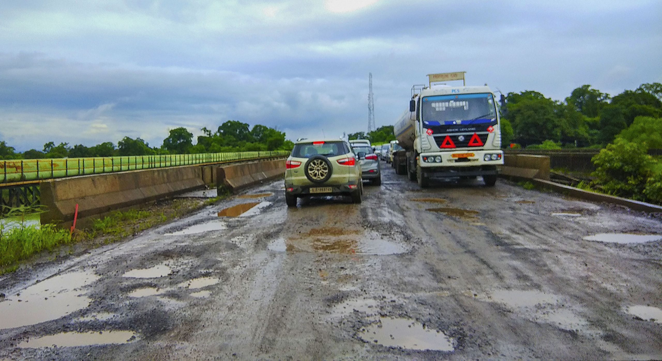 More than 3,500 accidents took place in India due to potholes in 2020: Centre