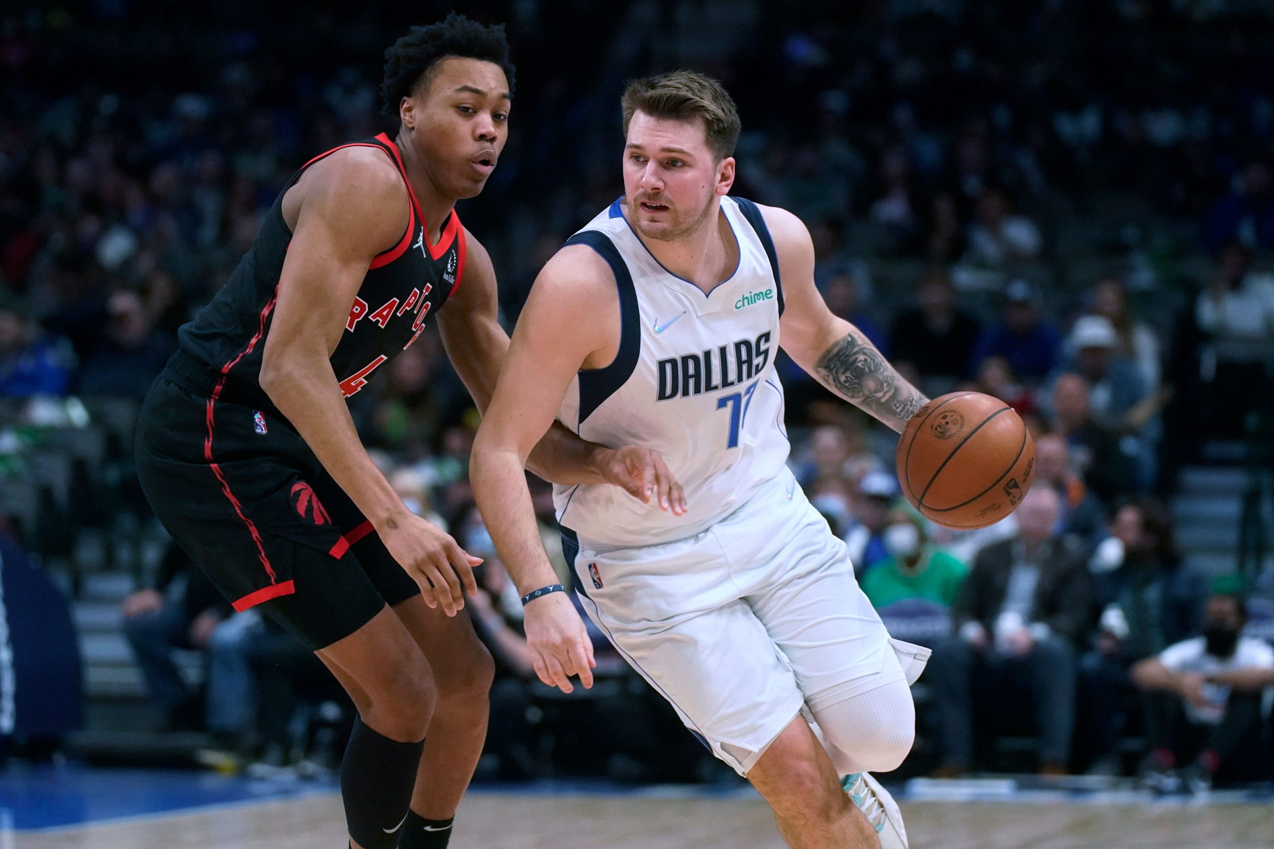 NBA: Doncic leads streaking Mavs to 102-98 win over Raptors