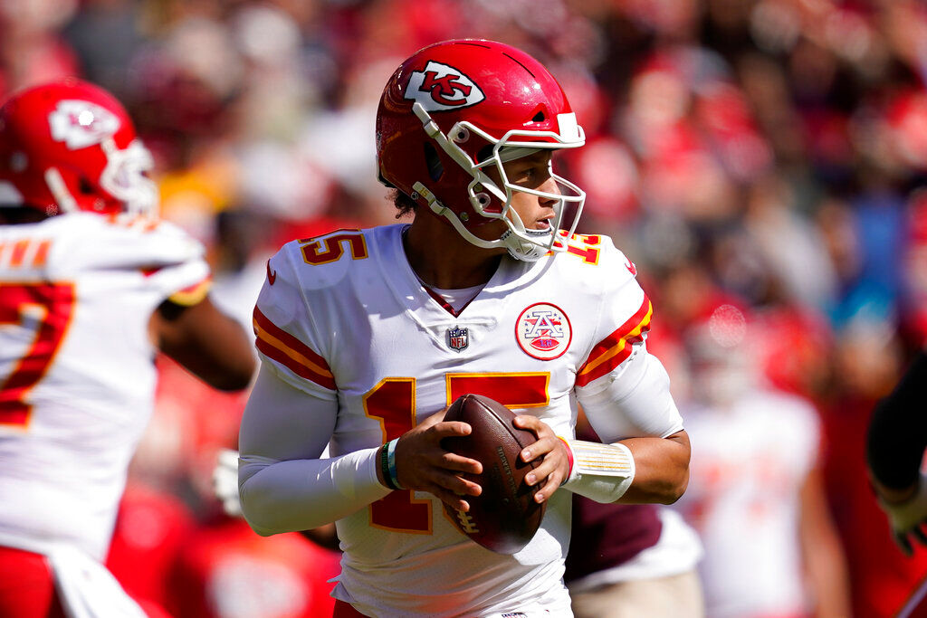 Watch: Patrick Mahomes’ incredible nine-yard sidearm touchdown pass vs Los Angeles Chargers
