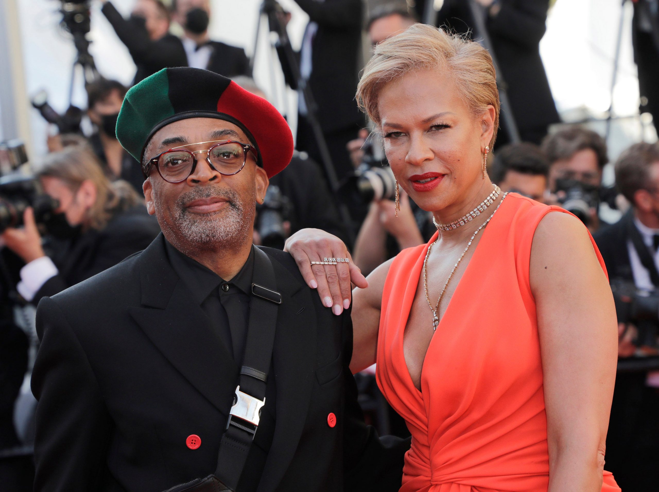 Director Spike Lee cashes in on Cannes autographed items sale on his website