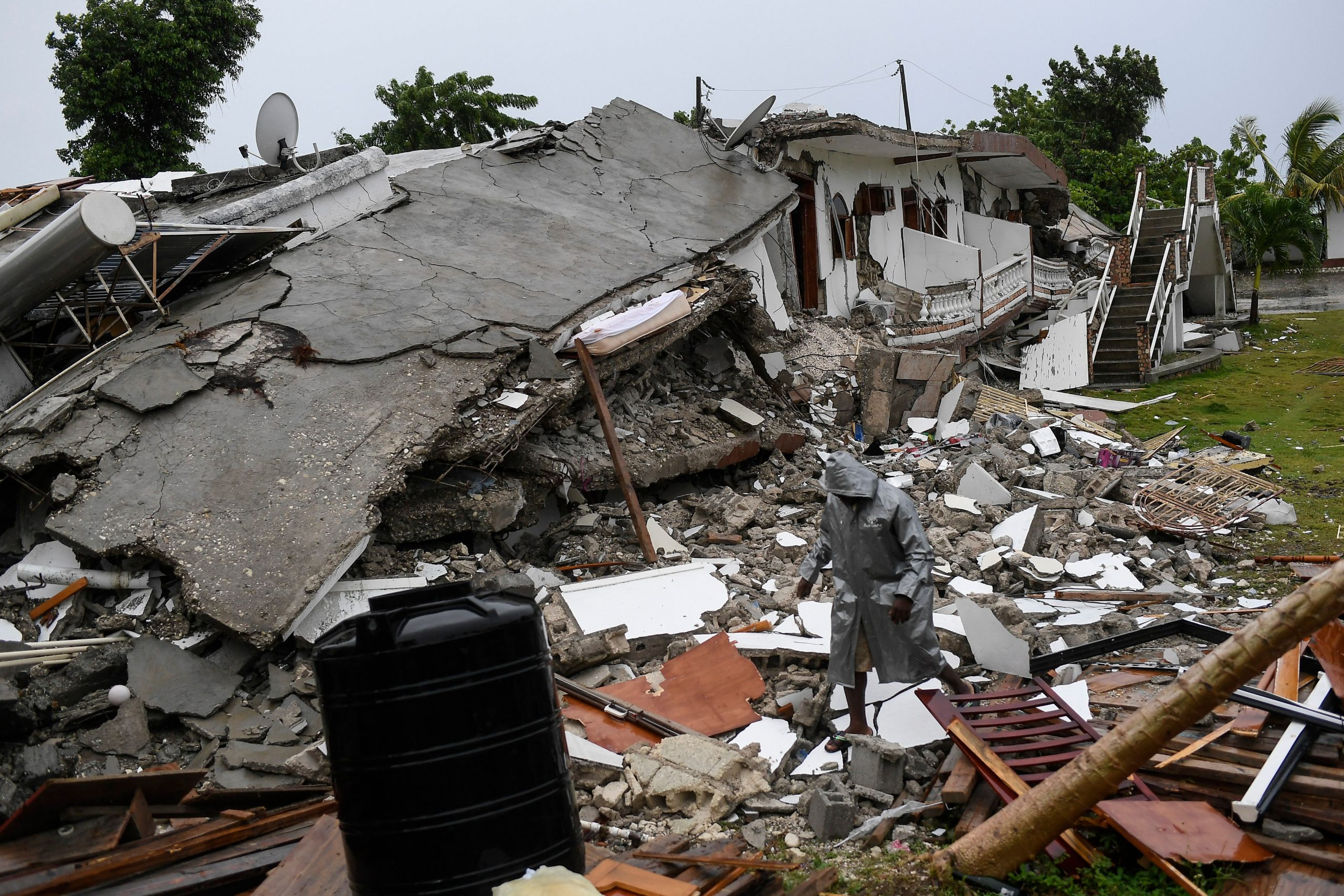 Haiti earthquake: Death toll reaches 1,941, rescue efforts disrupted