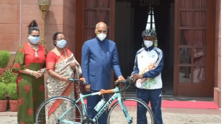 On Eid, President Kovind gifts bicycle to boy who washes dishes to support father