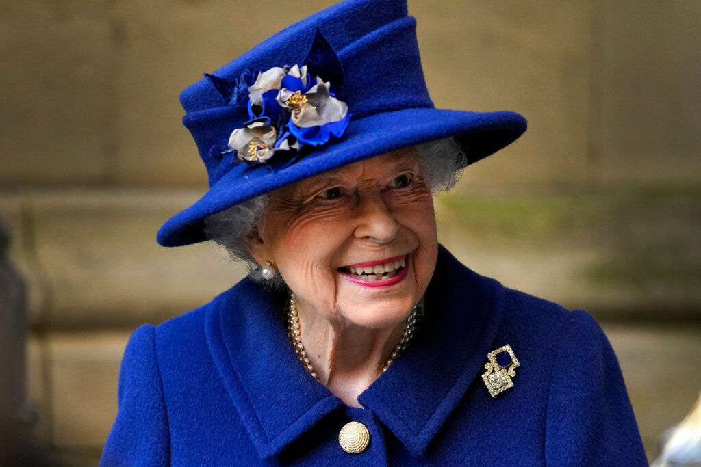 Queen Elizabeth II cancels virtual engagements amid mild Covid symptoms