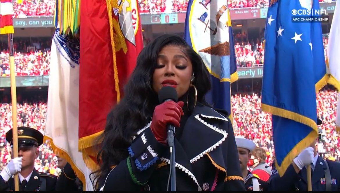Ashanti’s mic cuts out during national athem, the entire stadium chips in | Watch