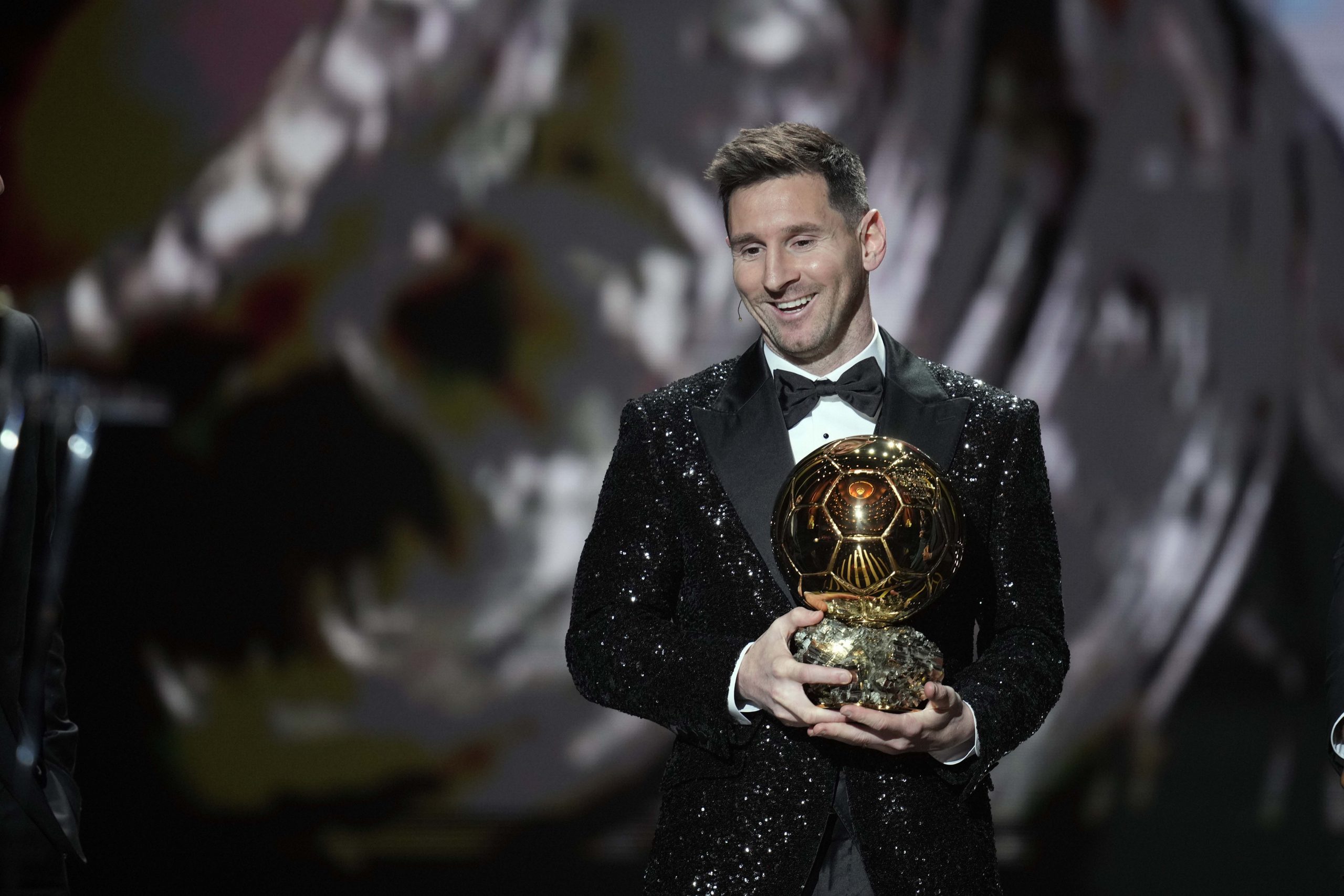 Lionel Messi calls on France Football to award Robert Lewandowski 2020 Ballon dOr