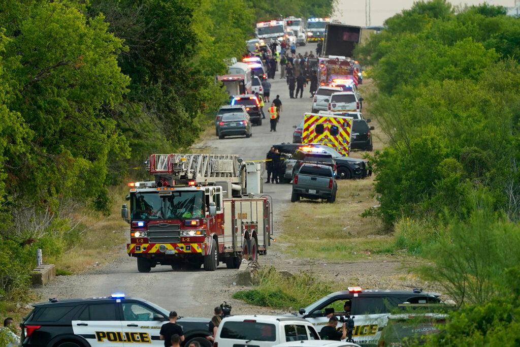At least 46 migrants reportedly found dead in tractor-trailer in Texas