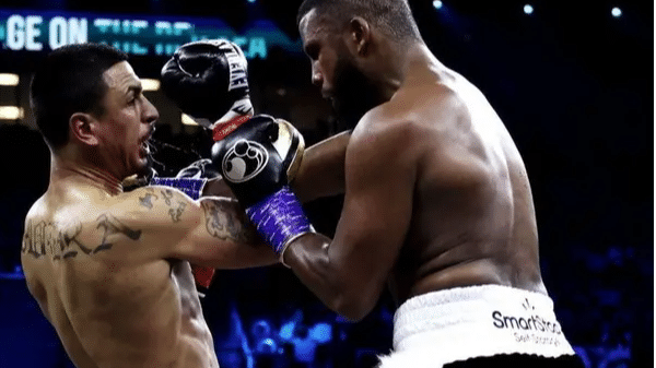 Badou Jack vs Richard Rivera affected by flies, boxers struggle