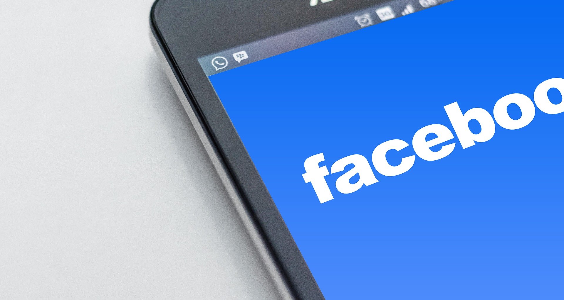 Facebook defies Australia, blocks news content sharing on the platform