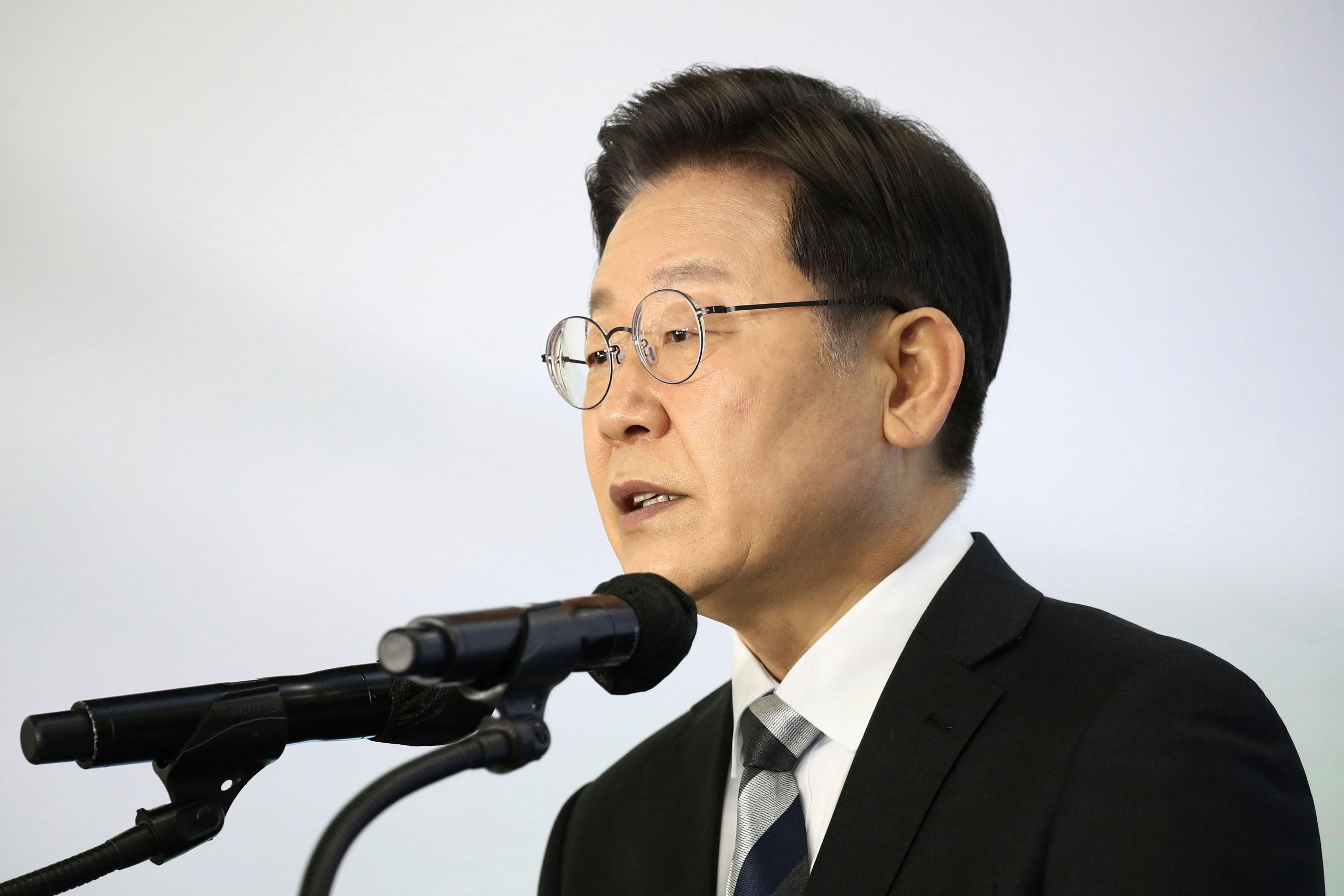 Hair loss emerges as new election issue in South Korea