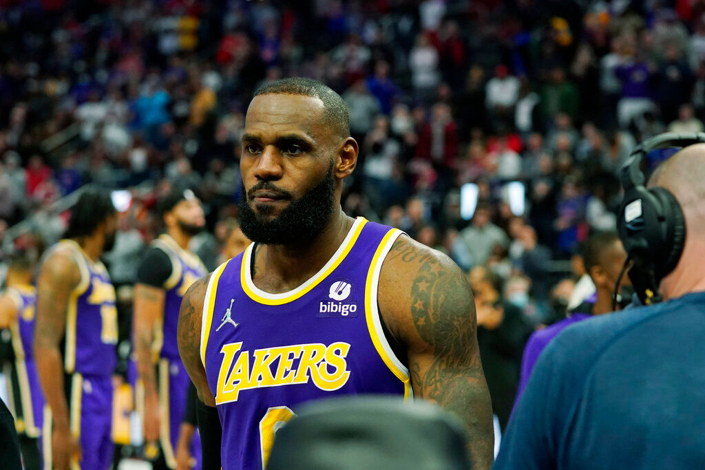 LeBron James ejected after bloodying Isaiah Stewart; LA Lakers beat Detroit Pistons