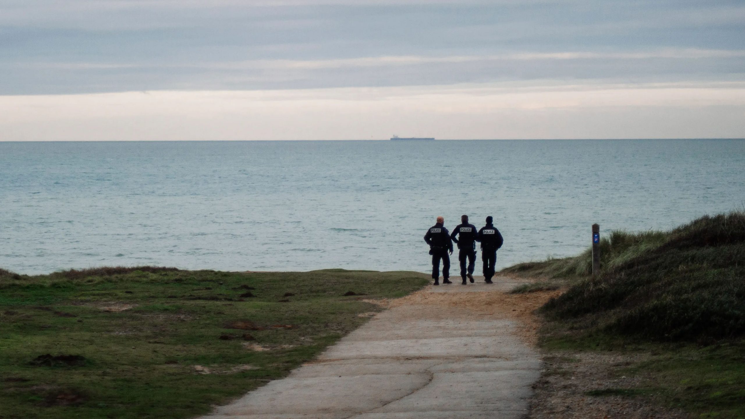 France, Britain trade blame after 27 migrants drown in English Channel