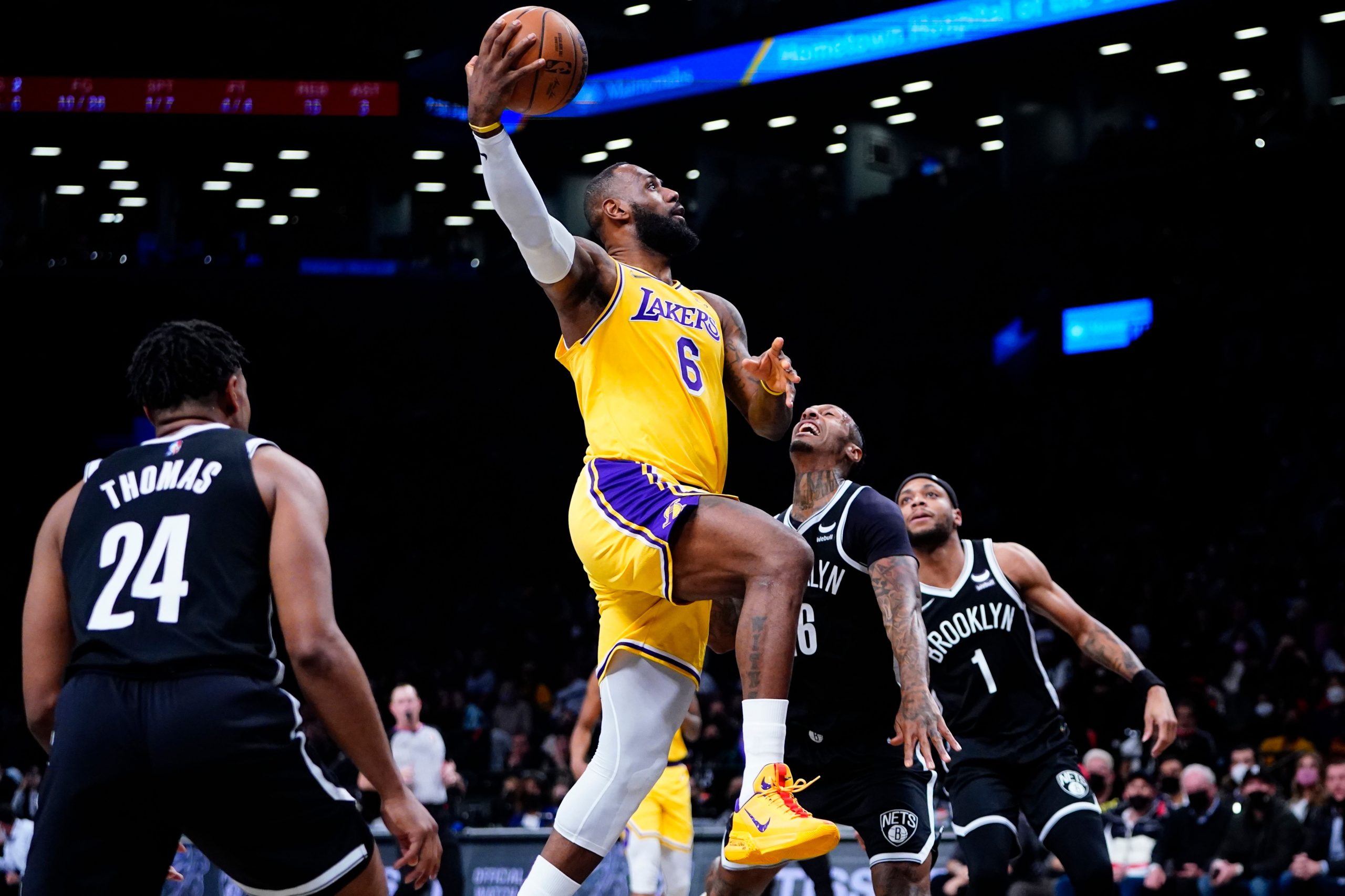 NBA: James has 33, Lakers beat Nets 106-96 in Davis’ return