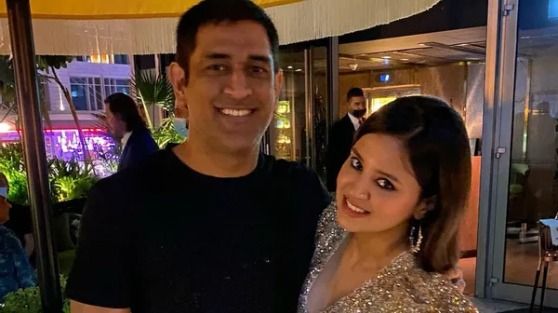 Sakshi%20Dhoni%27s%20throwback%20picture%20with%20husband%20MS%20Dhoni%20catches%20neitizens%27%20attention