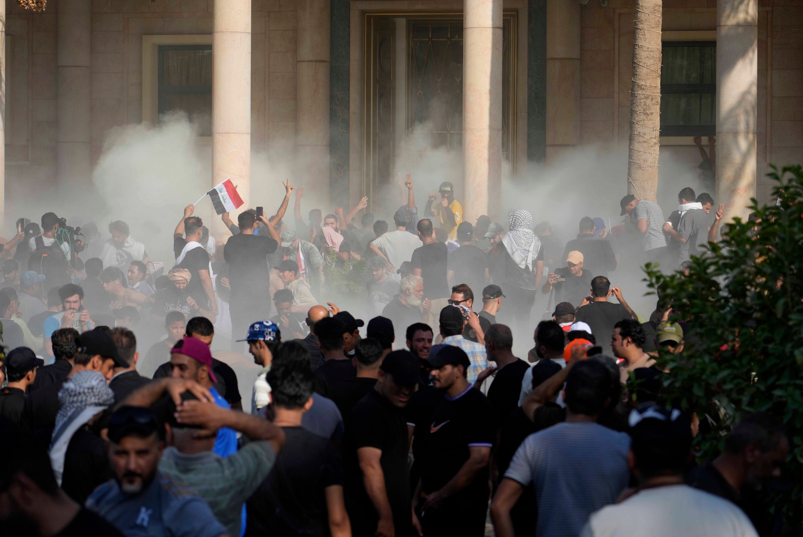 Iraq protests: 15 killed as Al-Sadr supporters storm government palace