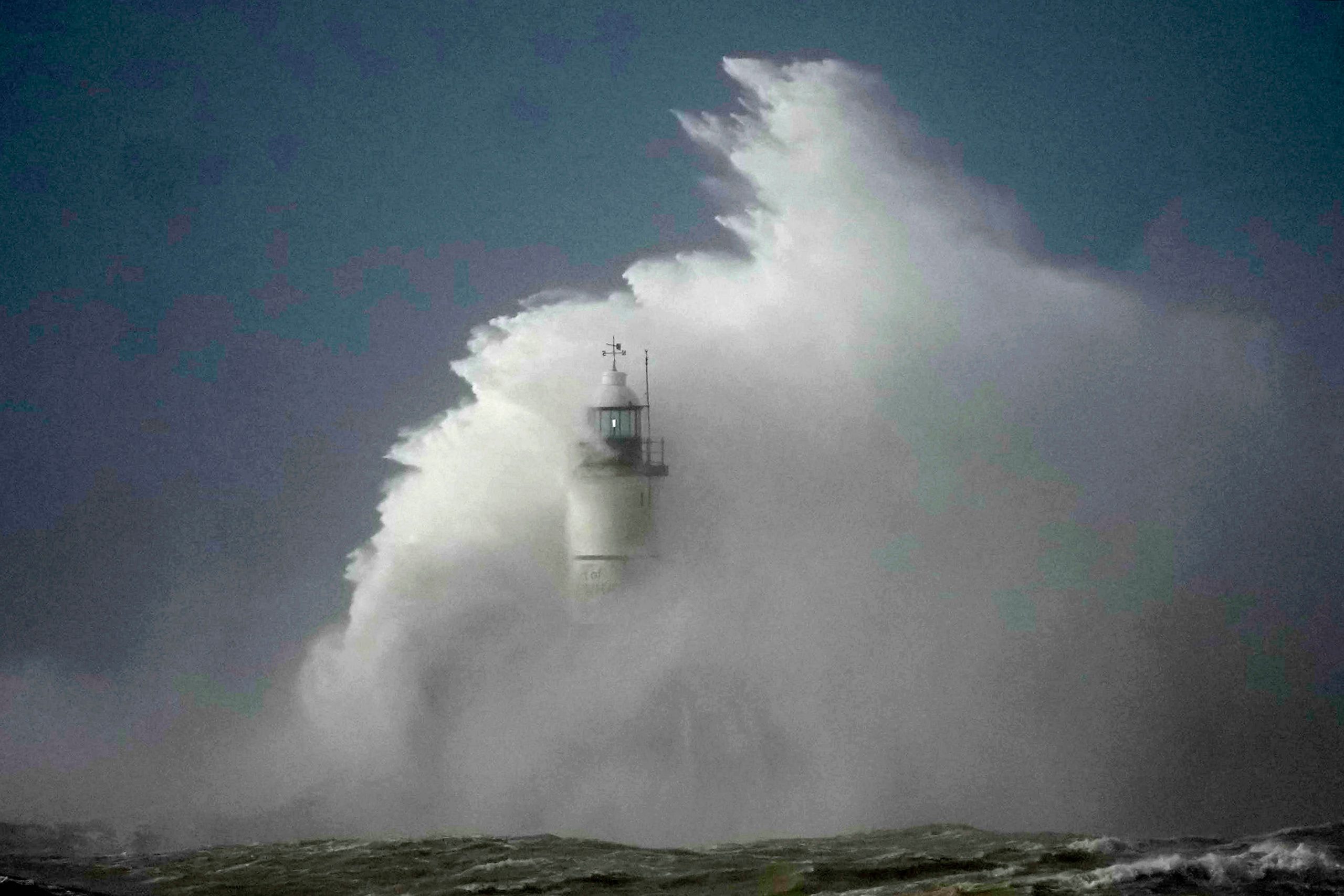 Storm Eunice brings record winds to UK, London under red alert