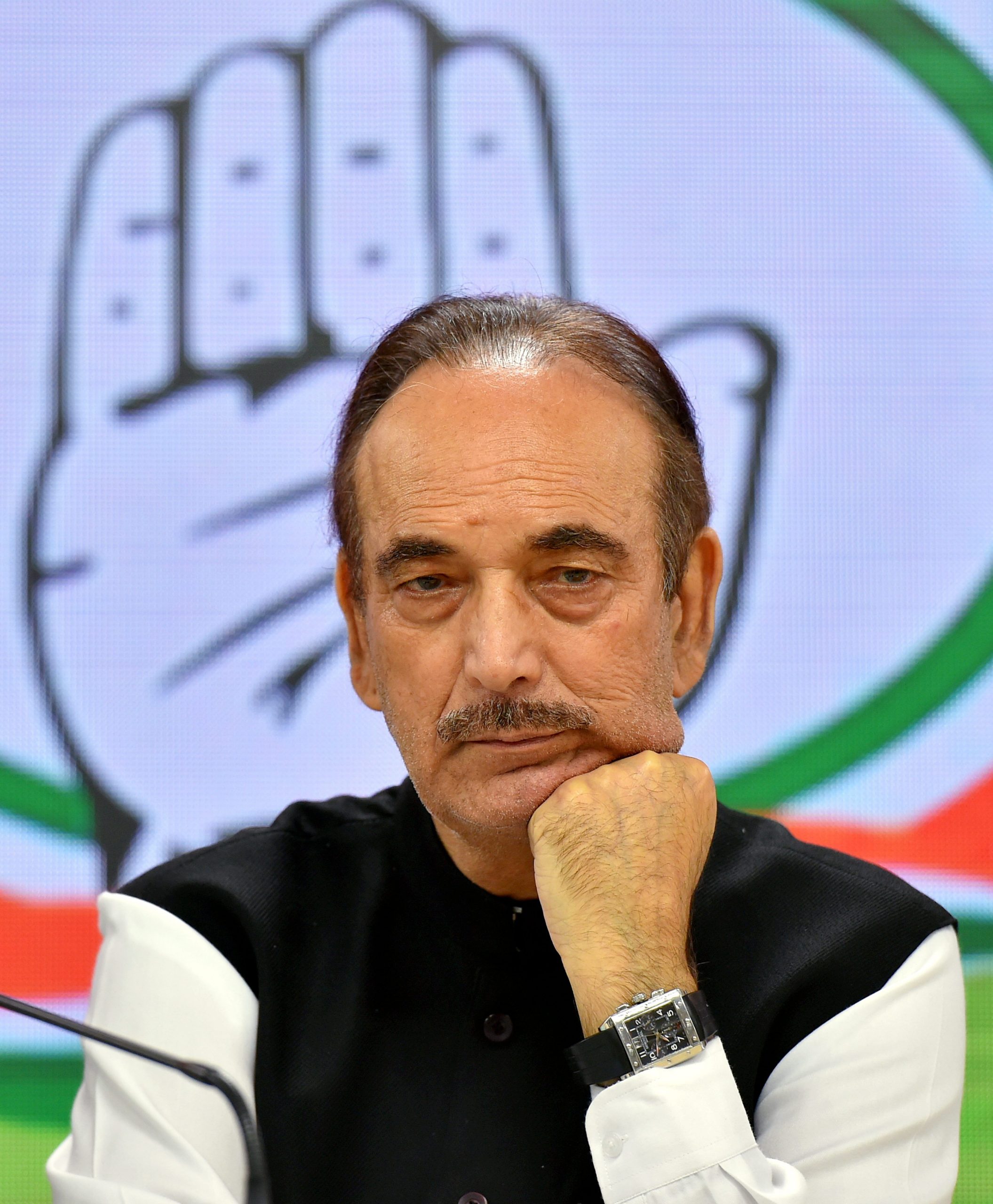 Former Union Minister Ghulam Nabi Azad resigns from Congress