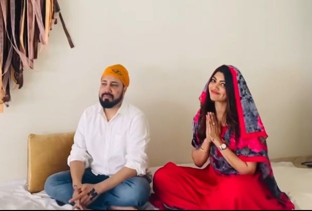 Mika Singh, Akanksha Puri spark wedding rumours over gurudwara video