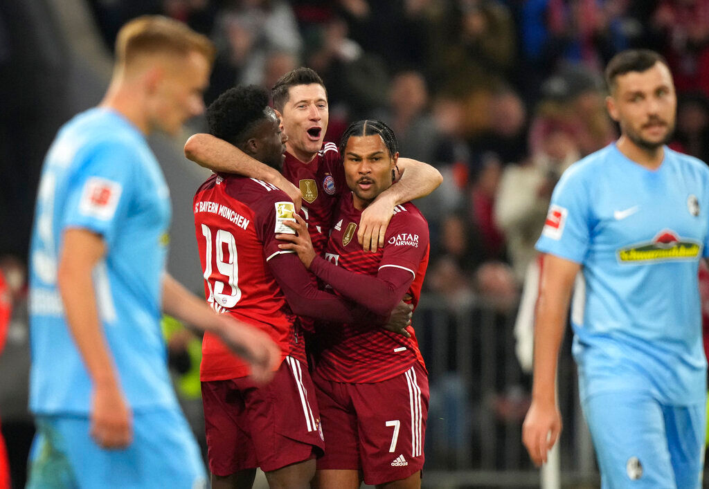 Bundesliga: Sweet 60 for Robert Lewandowski as Bayern pip Freiburg