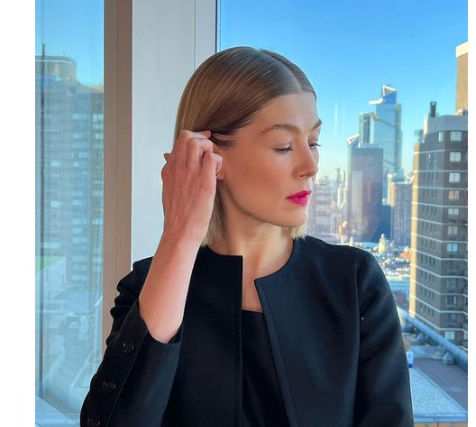 Hollywood star Rosamund Pike is in love with India’s Ayurvedic philosophy