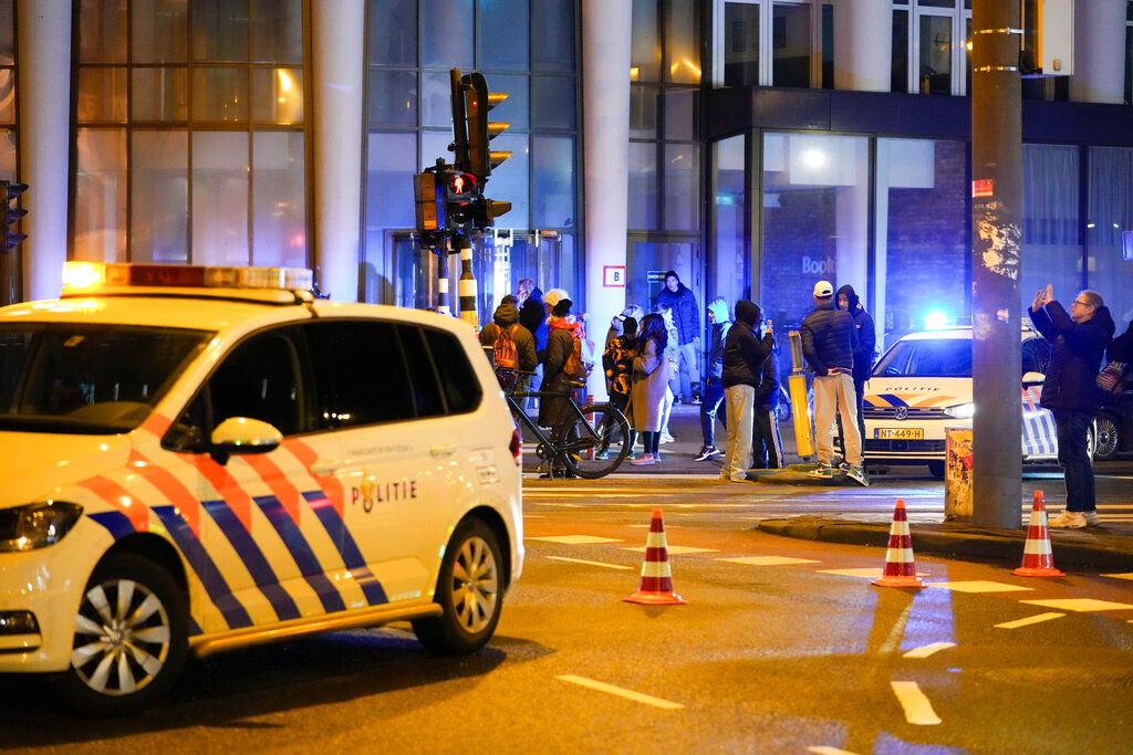 Amsterdam Apple Store gunman demanded $226 million in crypto before arrest