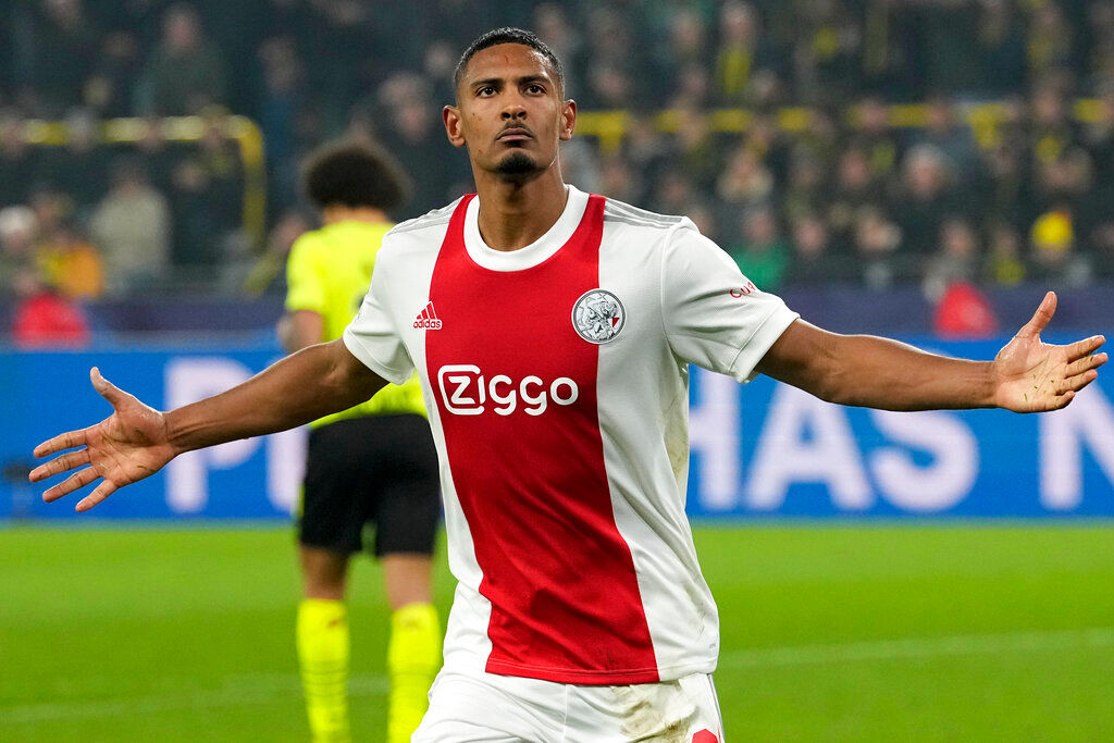 Champions League: Ajax down 10-man Dortmund to reach last 16