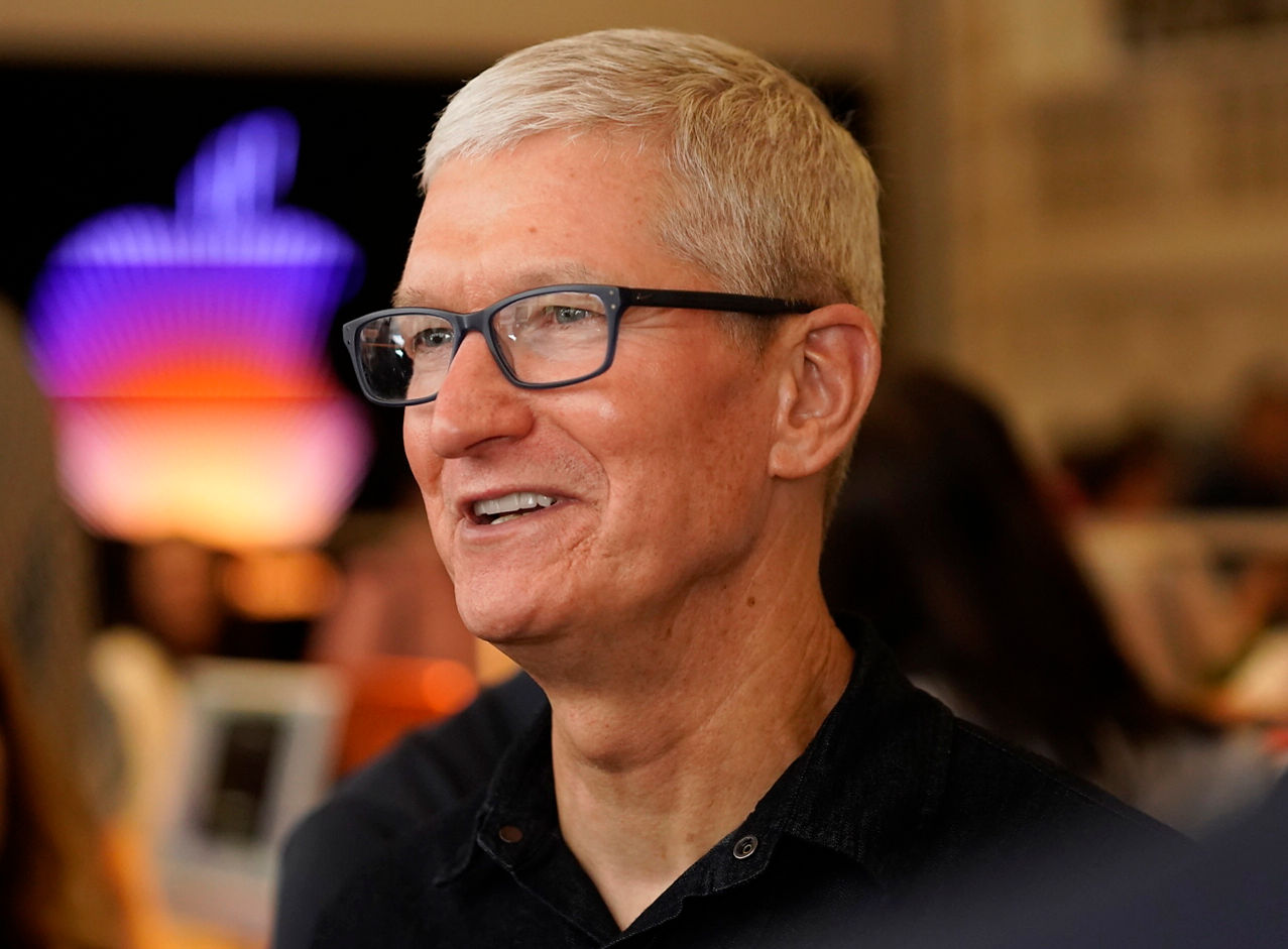 Apple CEO Tim Cook ‘deeply concerned’ about new LGBT laws in US