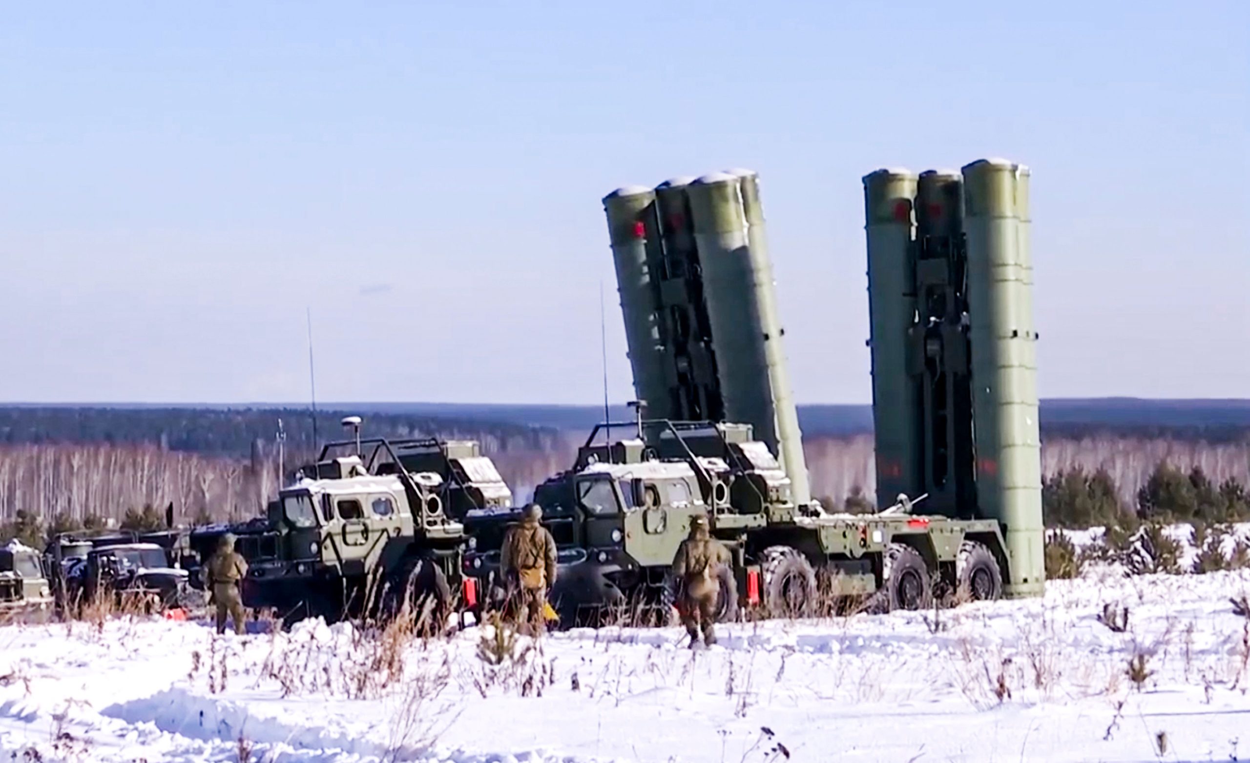 Russia threatens attack on potential S-300 missile supplies to Ukraine