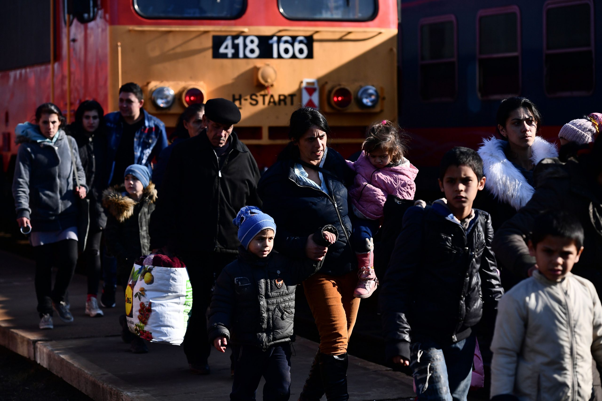 Germany vows to take all Ukrainian refugees amid Russian invasion