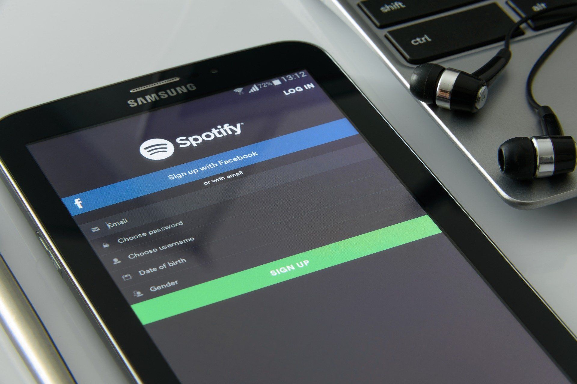 Spotify may soon suggest songs to users based on surroundings, emotional state