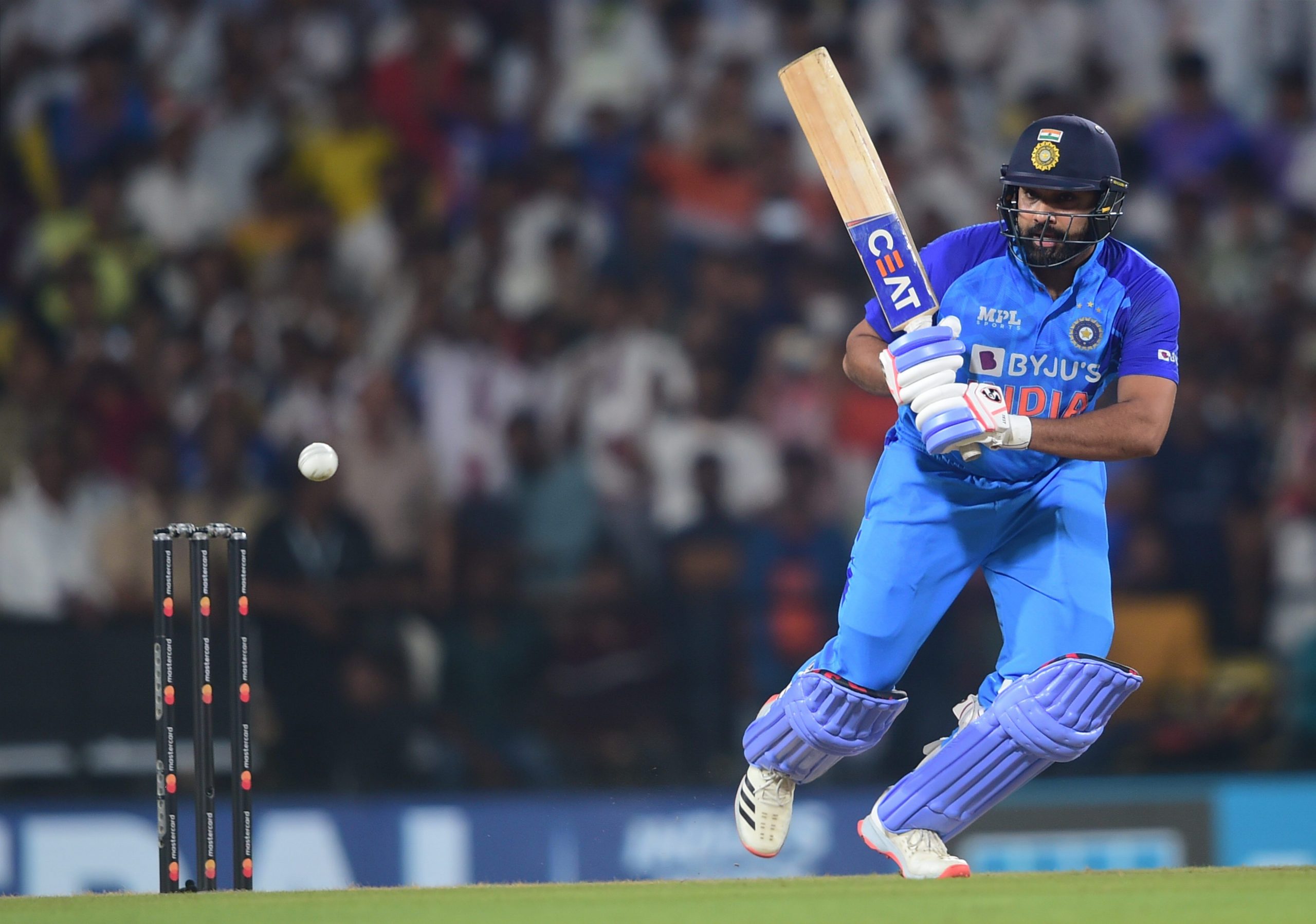 India vs Australia T20 World Cup warm up: Rohit Sharma gets out for 15, fans slam India skipper