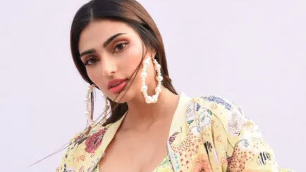 Athiya Shetty applies Vitamin E for glowing skin, know its benefits